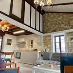 Leonys House By Trulycyprus Δωρός