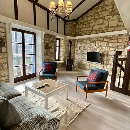 Leonys House By Trulycyprus Case de vacanță Dhoros