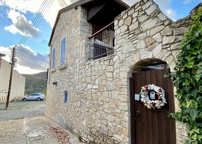 Prázdninový dům Leonys House By Trulycyprus *